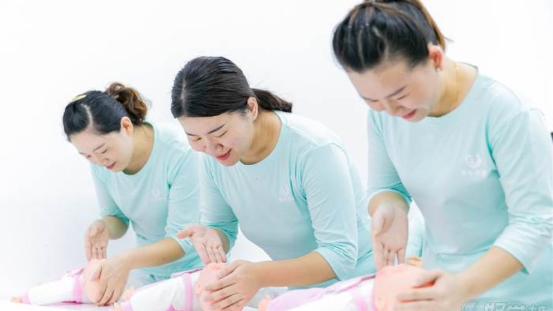 金牌月嫂的“育”见：揭秘十大品牌背后的秘密**