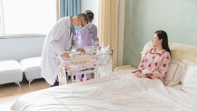 高级育婴师和中级育婴师报名费用对比